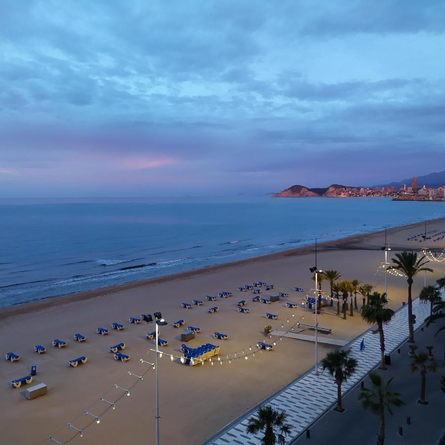 Luminoso Apartamento En Primera Linea De Playa Benidorm Eksteriør billede